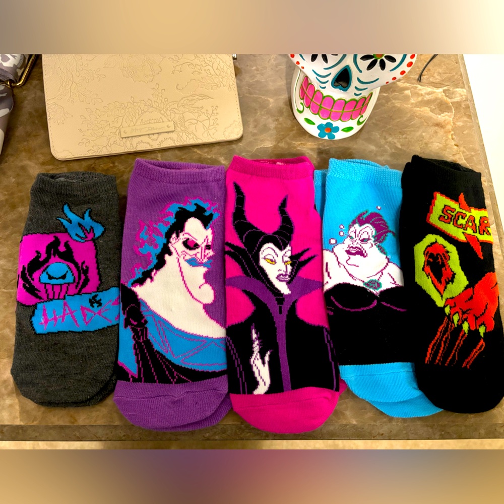 Disney Villain socks - size 6-9 - set of 5 - NWOT